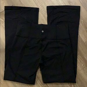 Lululemon black Athletica Groove pants